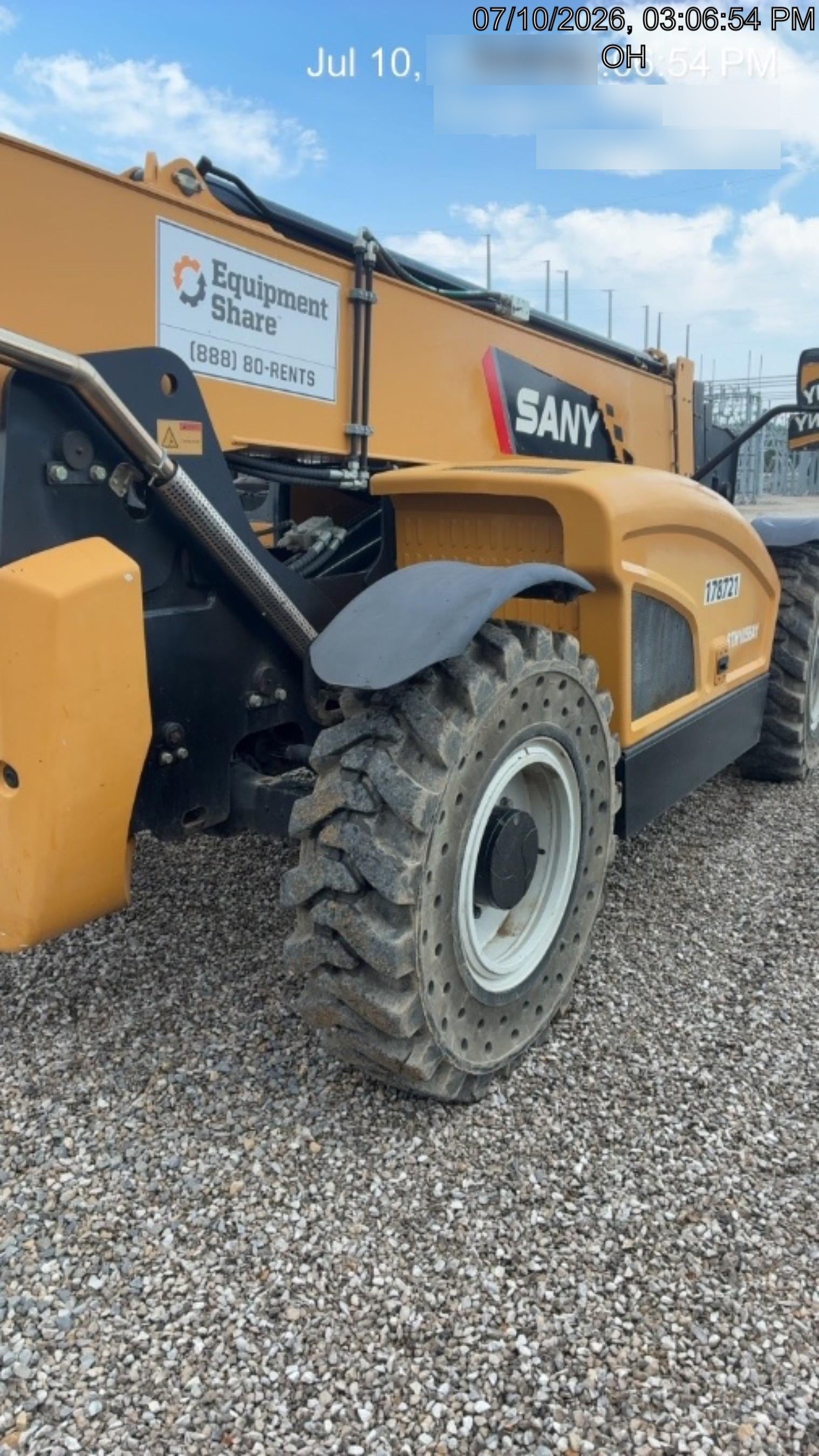 2021 SANY STH1056