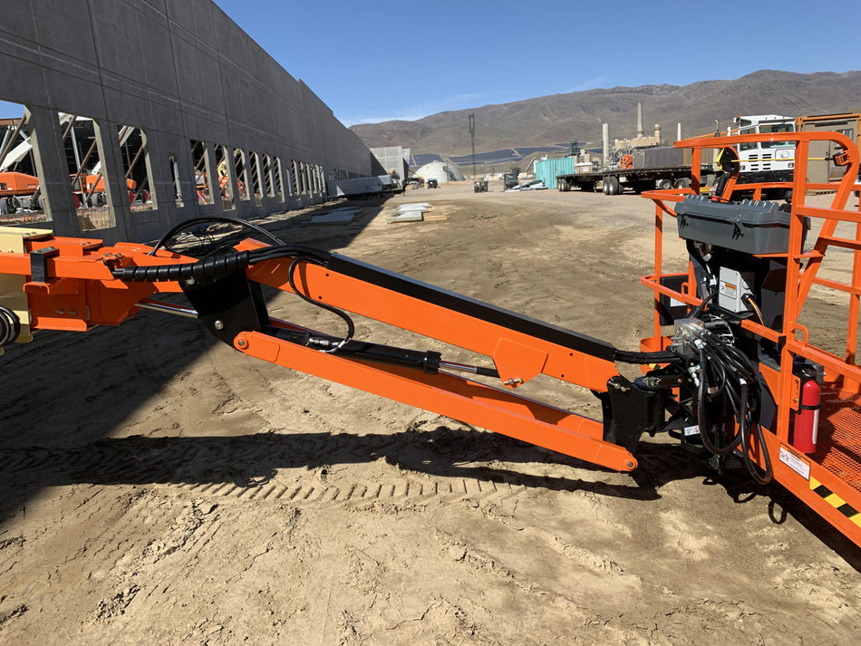 2022 JLG 660SJ