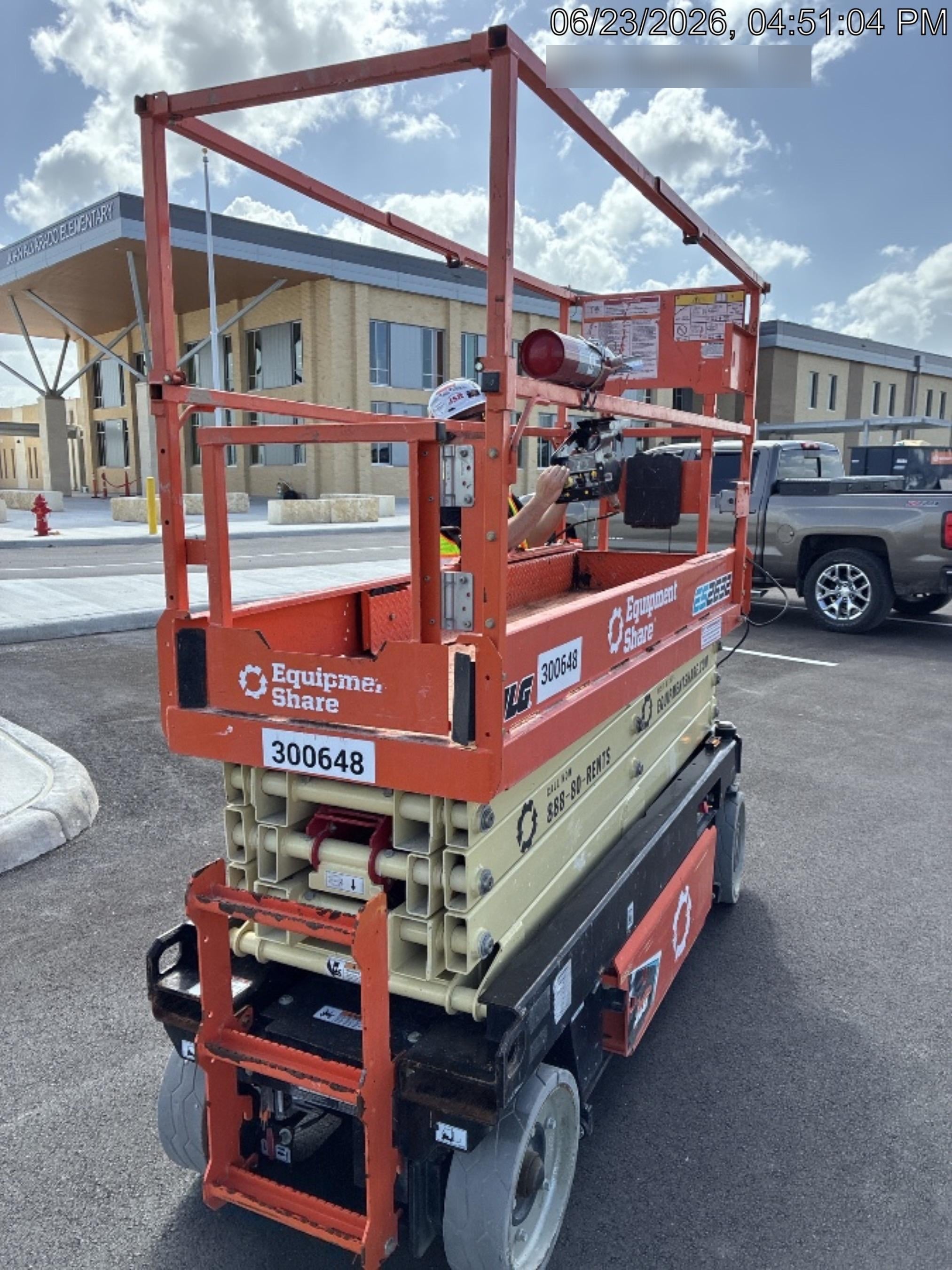2023 JLG ES2632