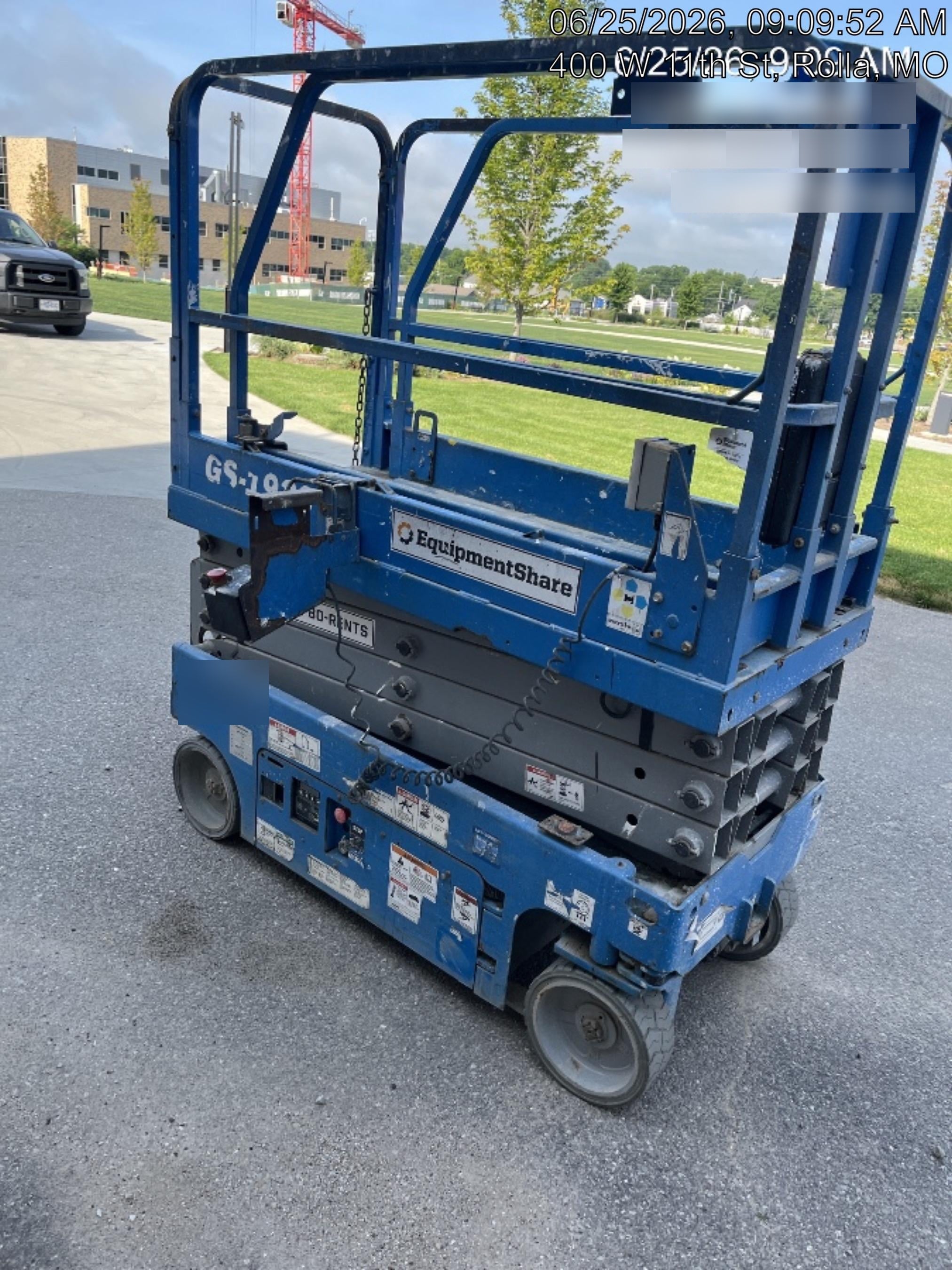 2019 Genie GS-1930 Fixed rails with chain Entry