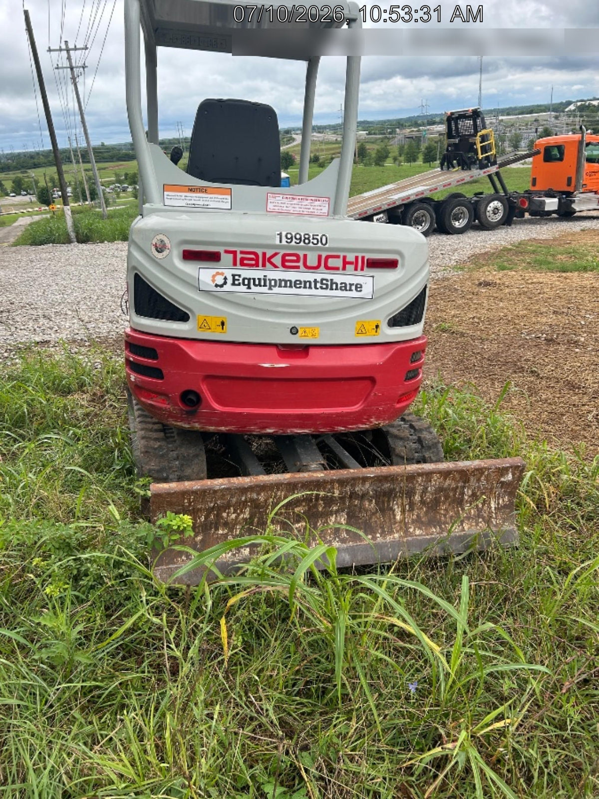 2022 TAKEUCHI TB235-2R