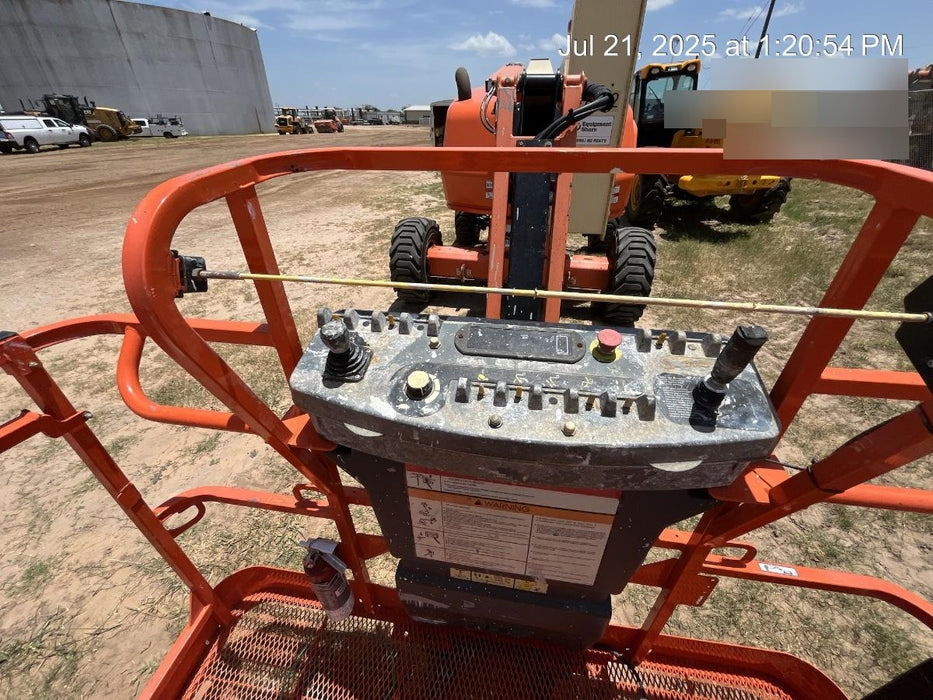 2019 JLG 450AJ