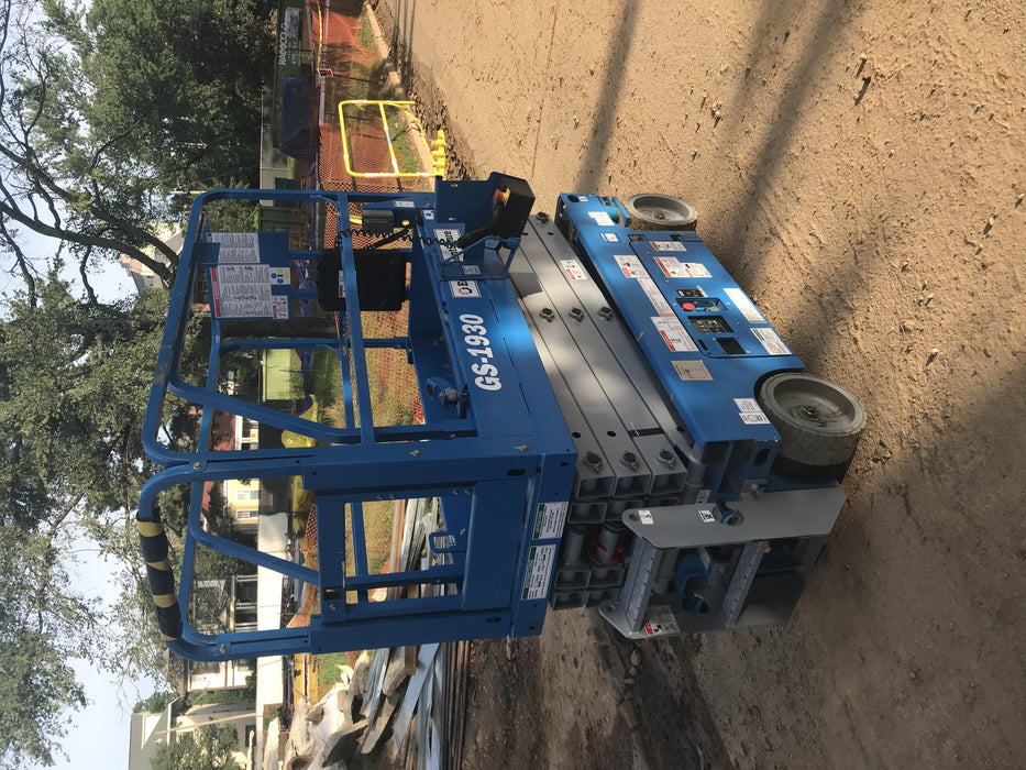 2020 Genie GS-1930 Solid Non Marking Tires, Beacon, Folding rails with half height swing gate