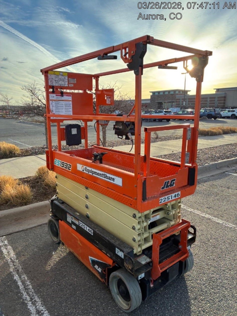 2022 JLG ES1932