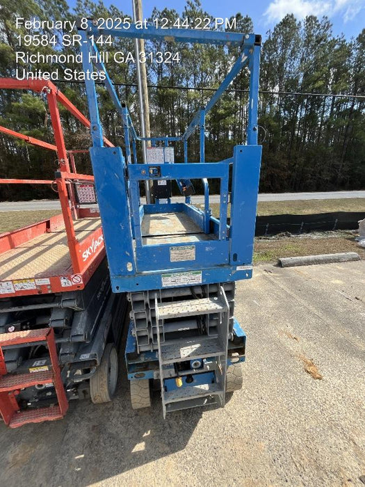 2019 Genie GS-2632 Folding rails with half height swing gate