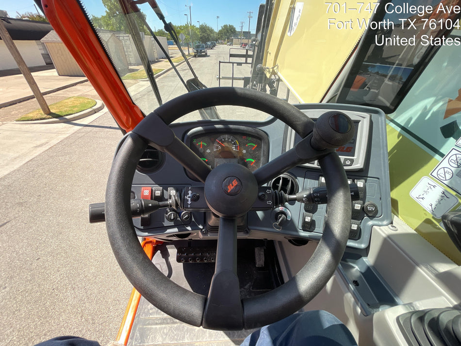 2022 JLG 1075