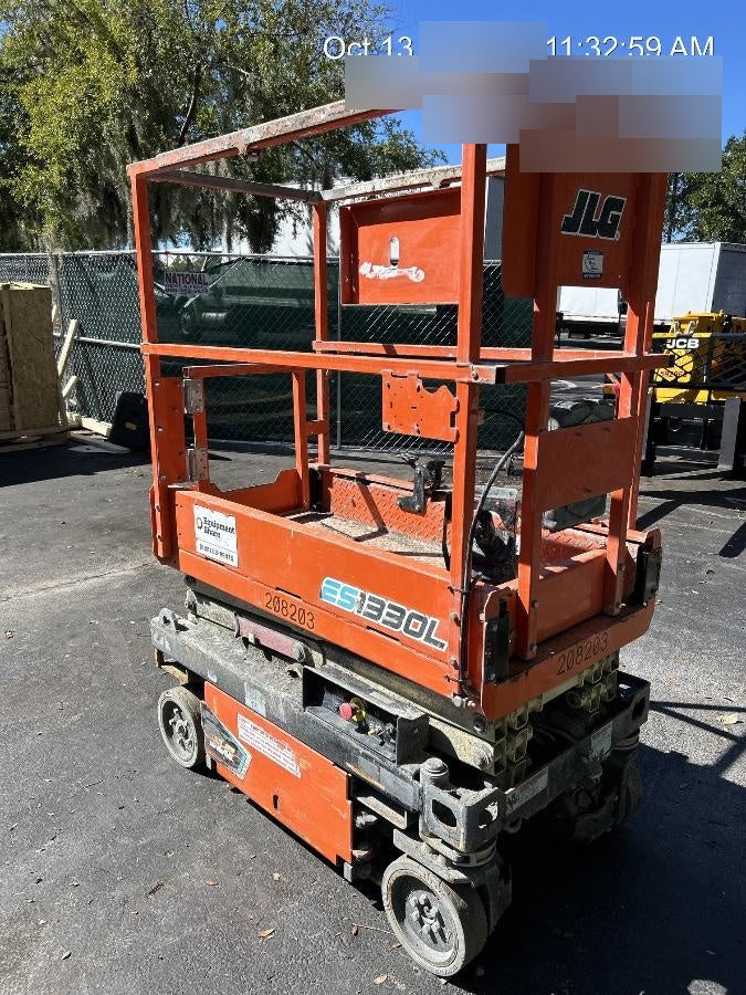2022 JLG ES1330L
