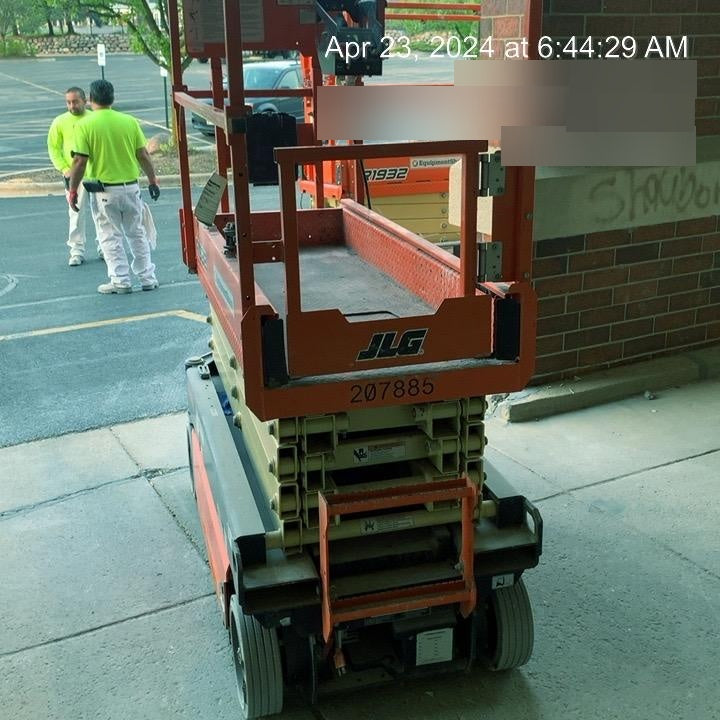 2022 JLG R1932