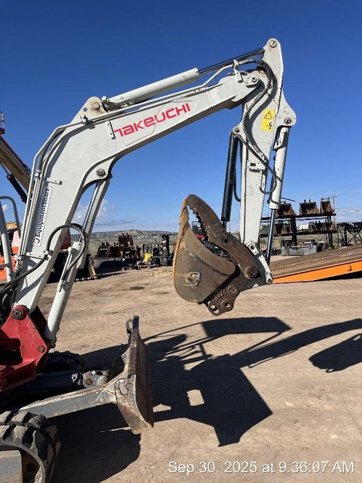 2020 Takeuchi TB235-2R Canopy, Rubber Tracks, Manual TAG QC