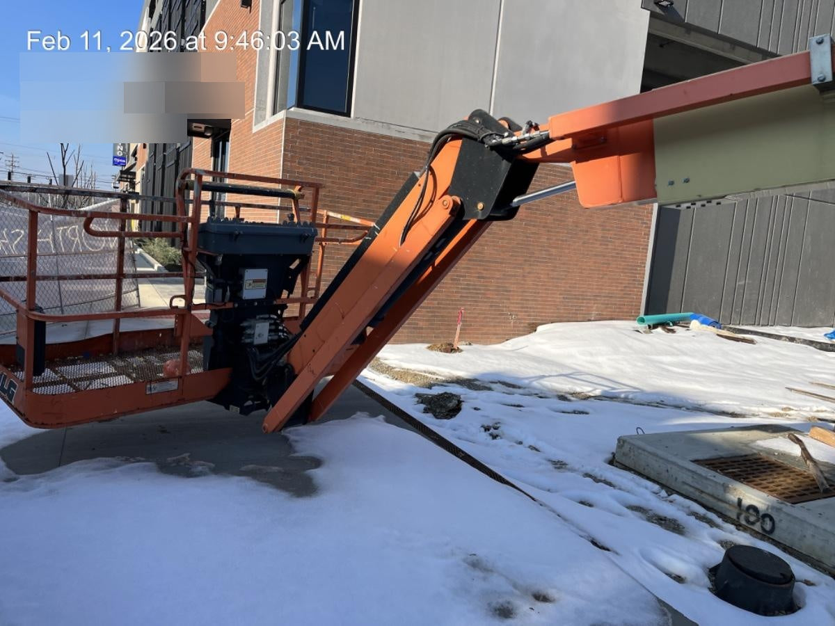 2019 JLG 800AJ
