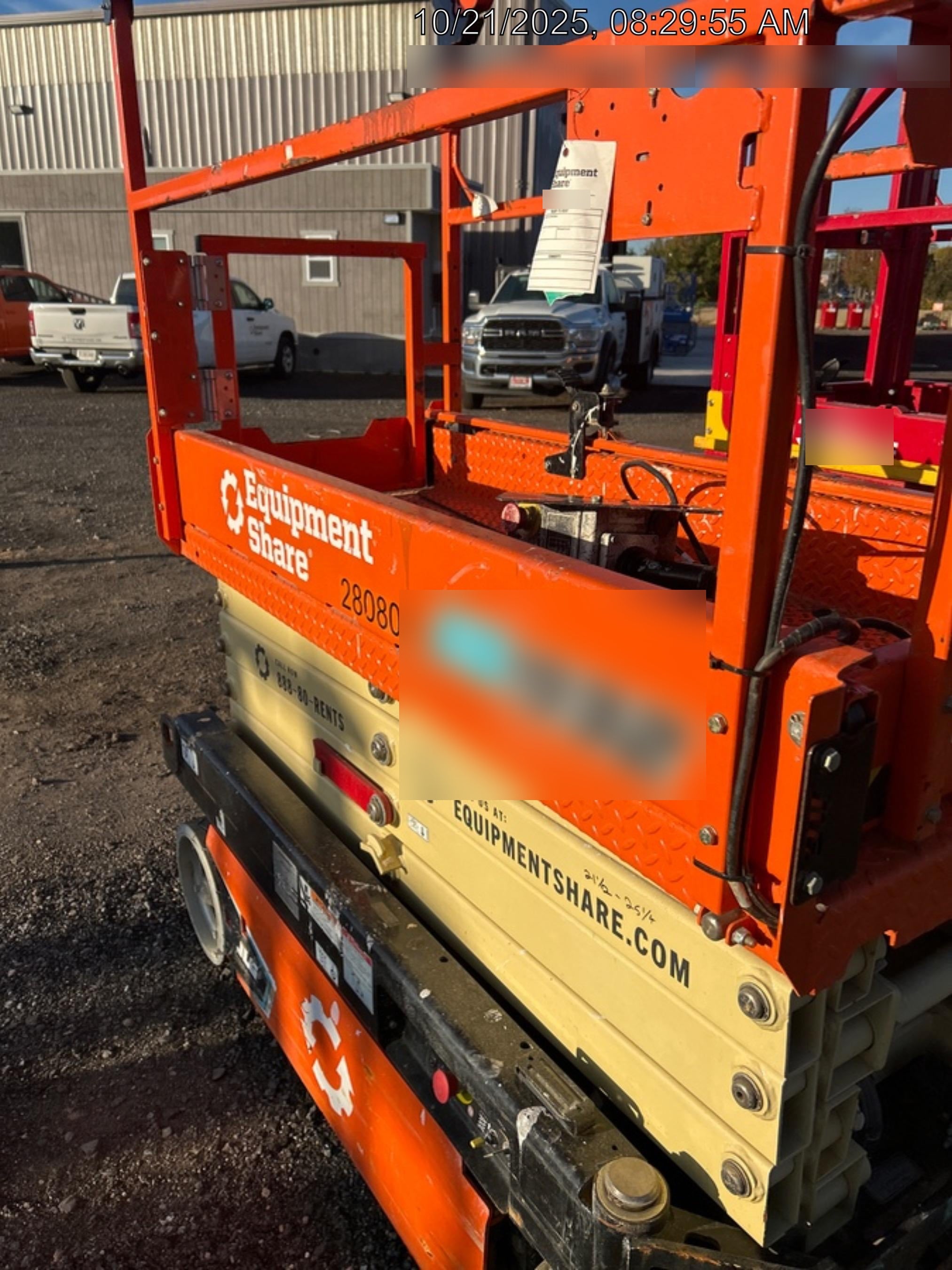 2022 JLG ES1932