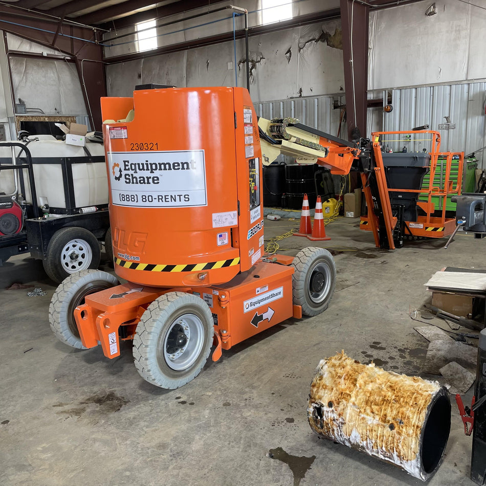 2022 JLG E300AJP
