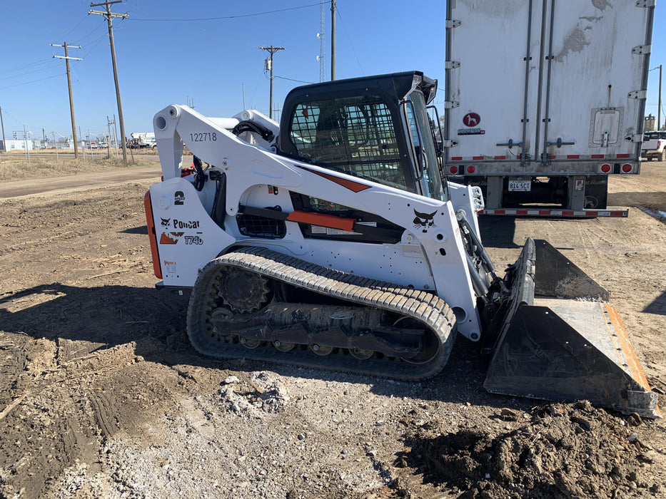 2020 Bobcat T740 74Hp T4, Cab/Heat/Air, Selectable Joystick Controls, Aux Hydraulics, Backup Alarm, P29 Performance Package, Rubber Tracks, Auto Ride Control, Reversing Fan, 7-Pin Attachment Control Kit