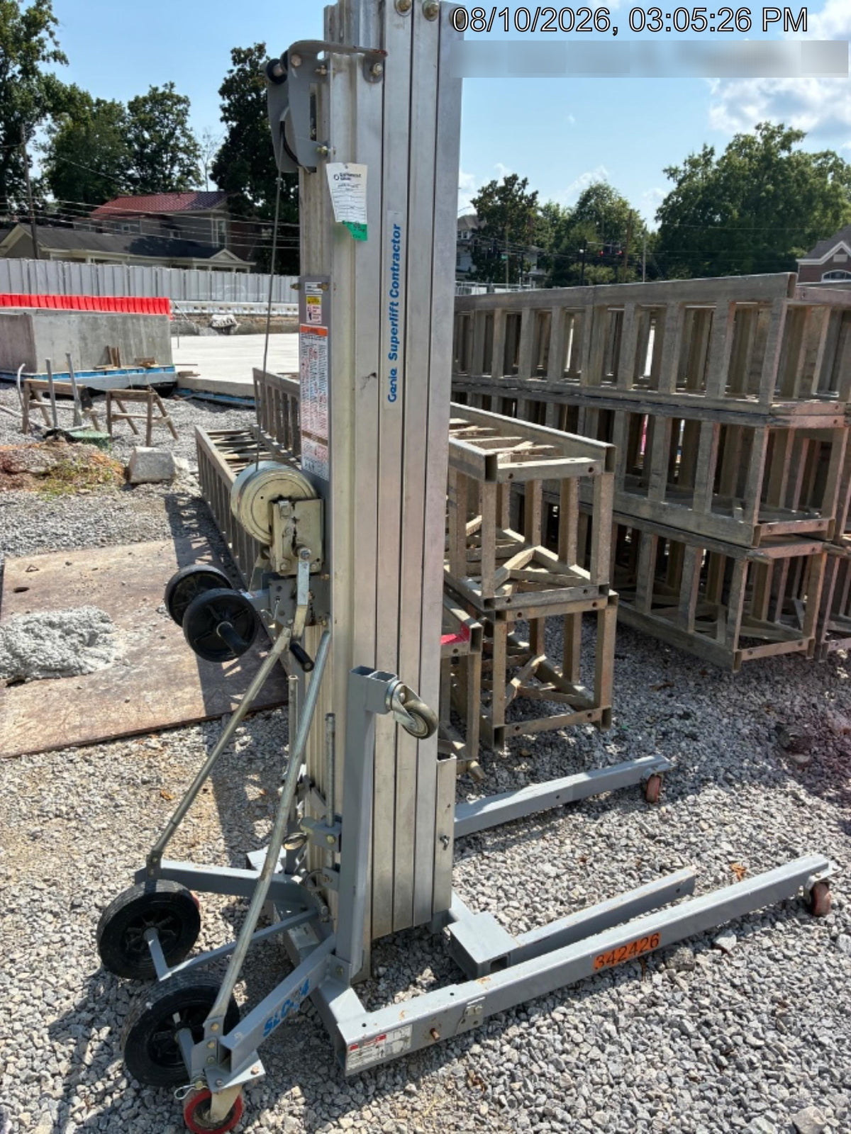 2023 GENIE SLC-24