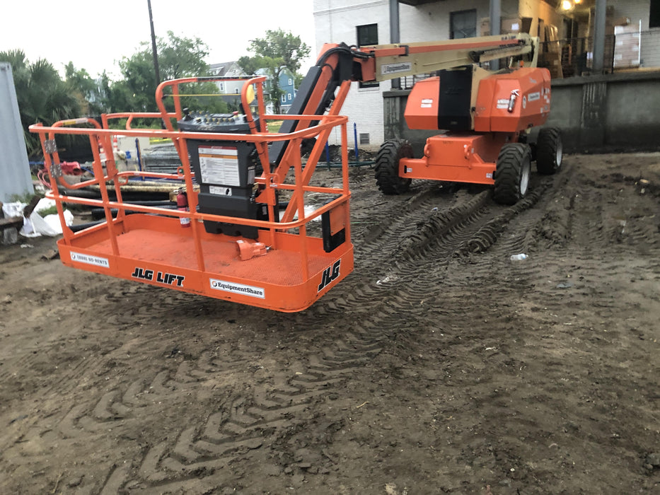 2020 JLG 800AJ