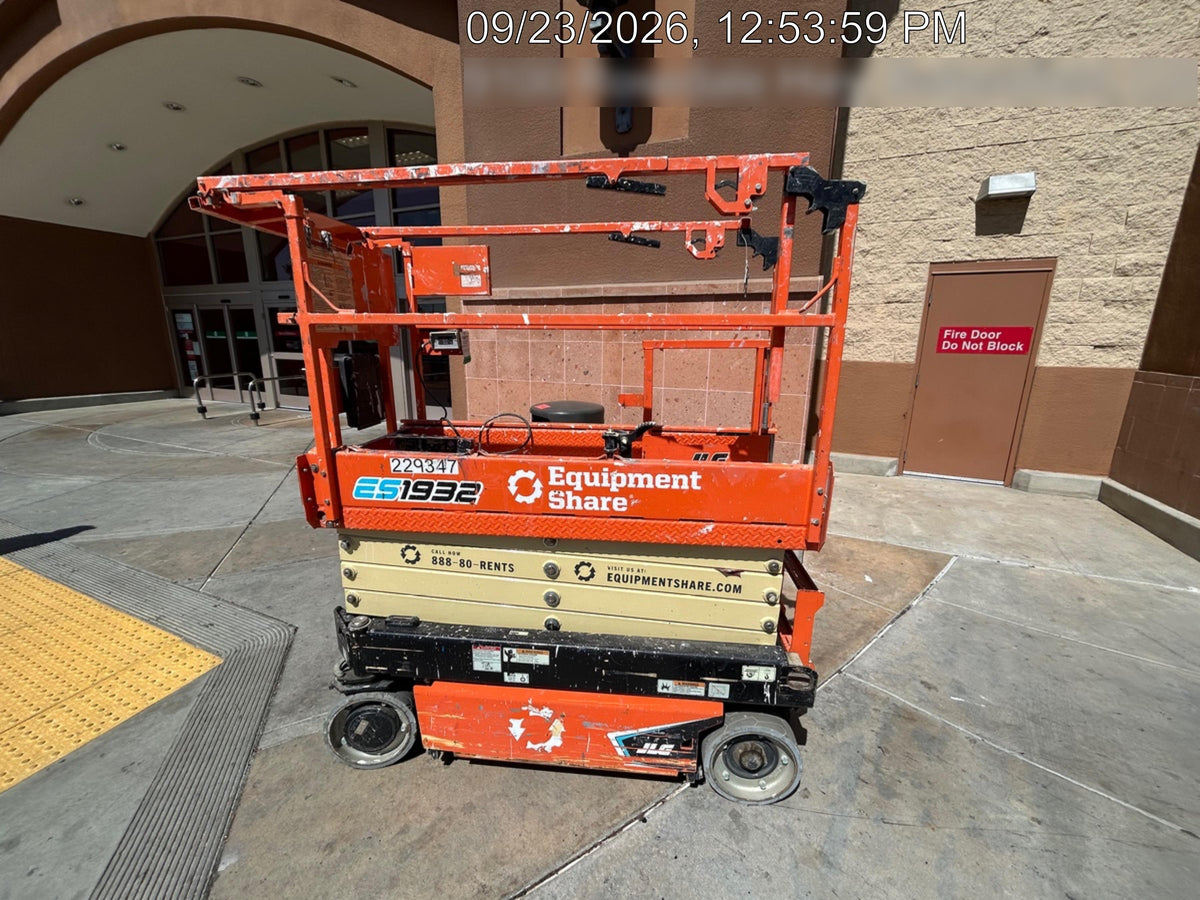 2022 JLG ES1932