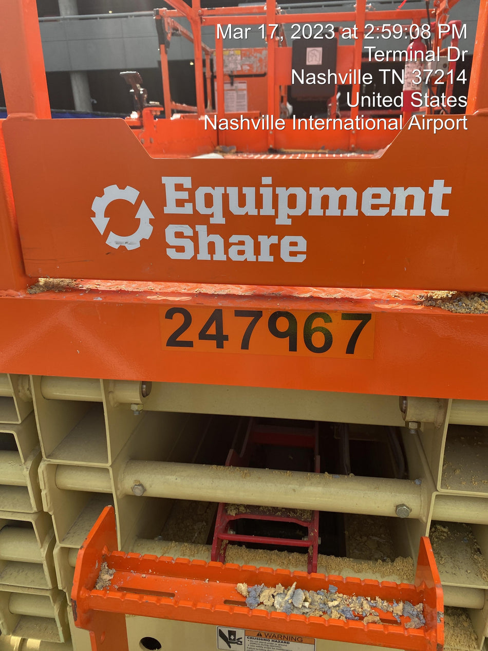 2022 JLG ES3246
