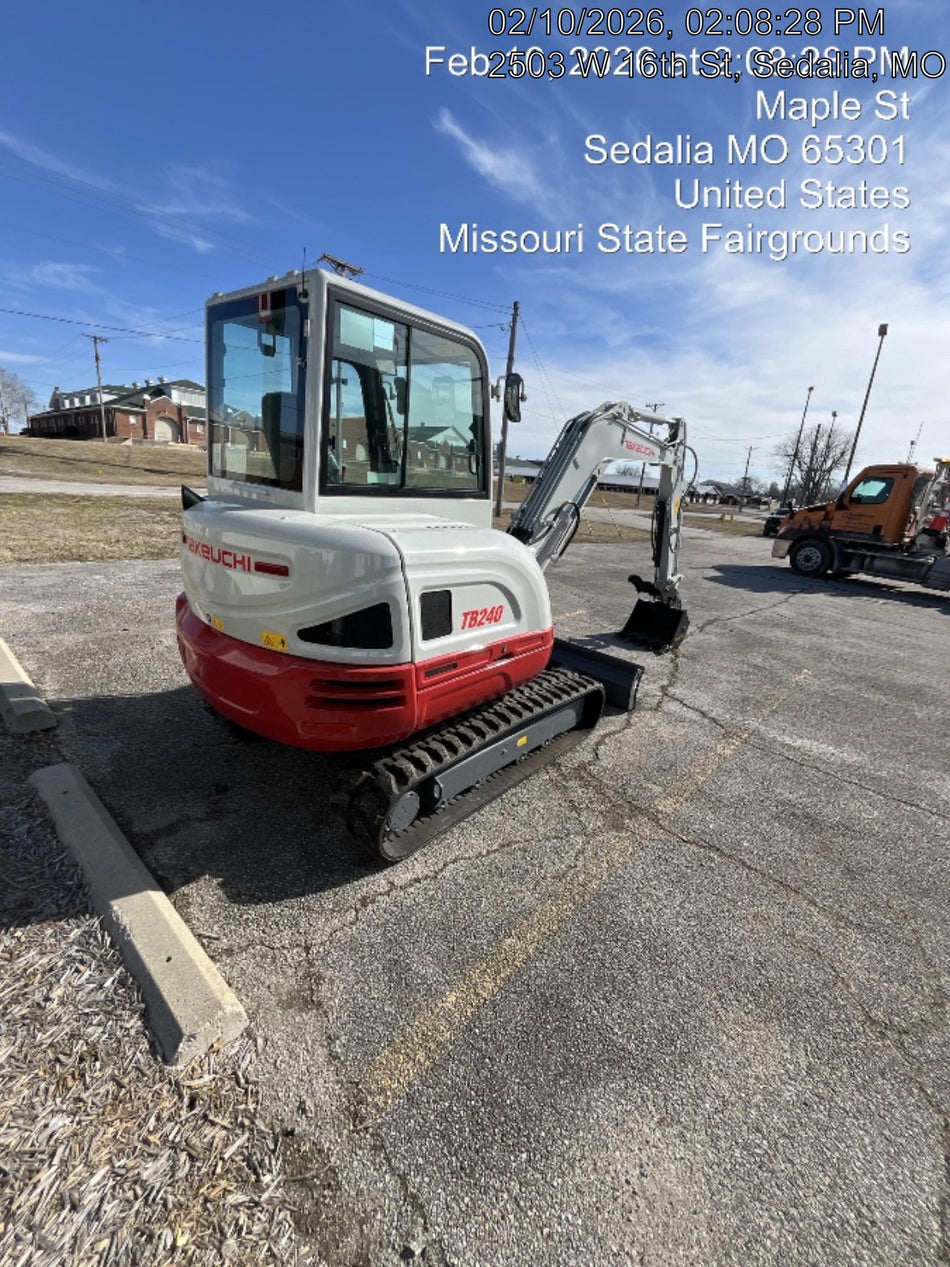 2025 TAKEUCHI TB240-CR