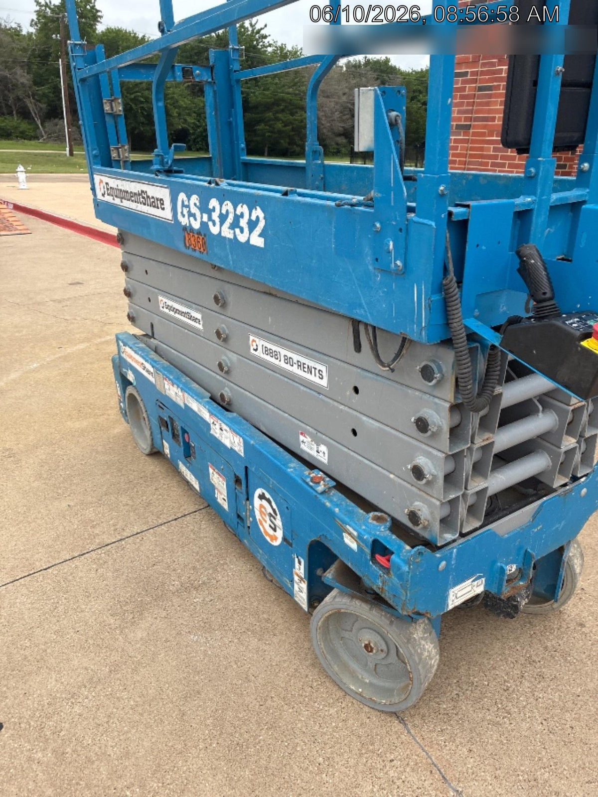 2018 Genie GS-3232 Genie GS3232 Lift w/Folding Rails and Swing Gate