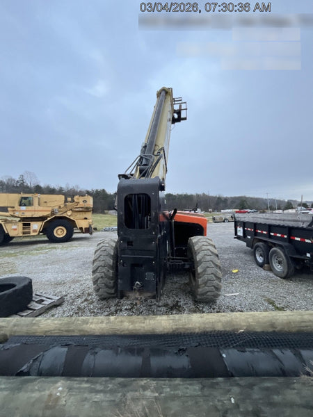 2022 JLG 1075