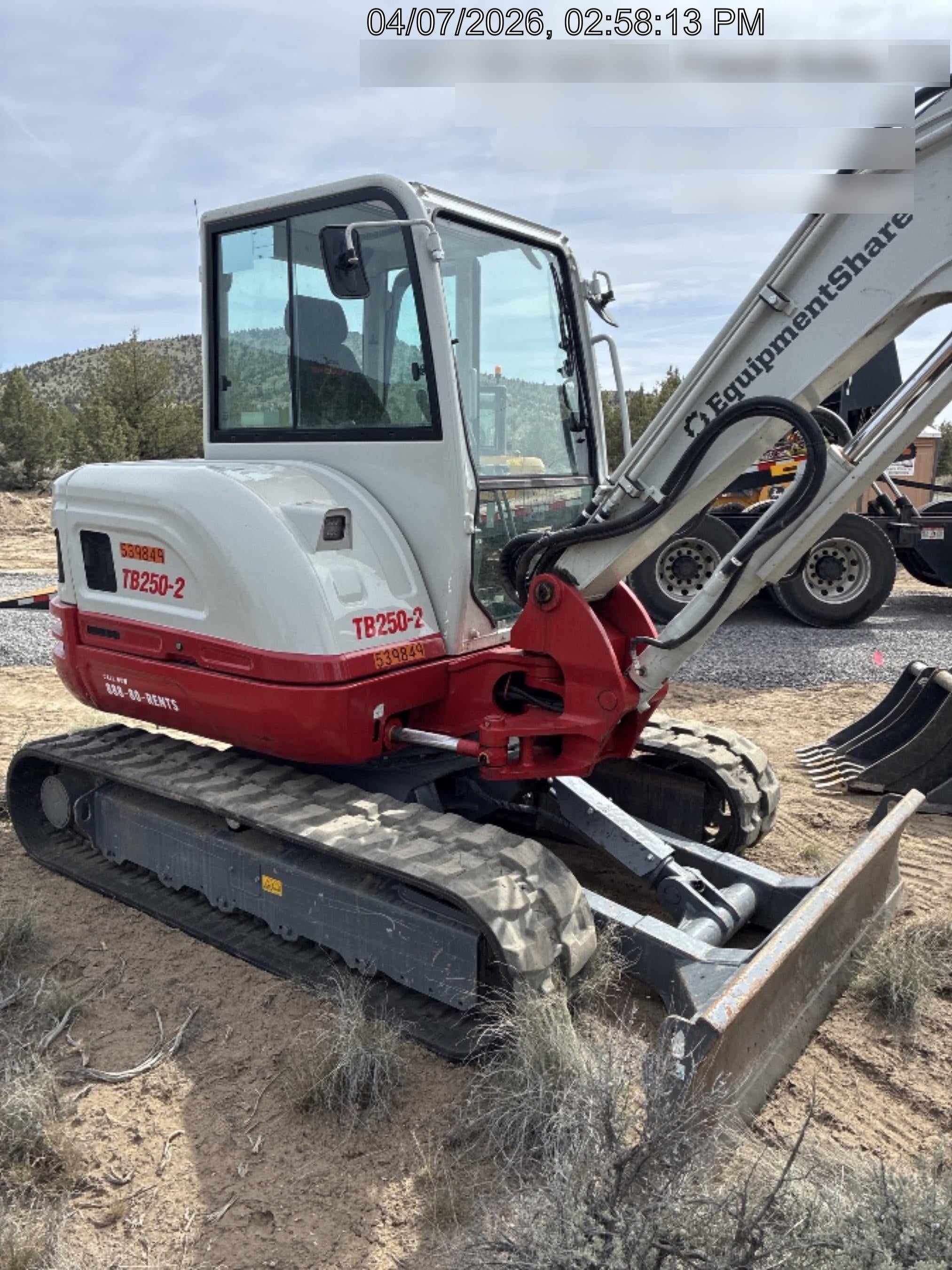 2025 TAKEUCHI TB250-2CR