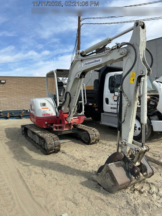 2021 TAKEUCHI TB250-2R