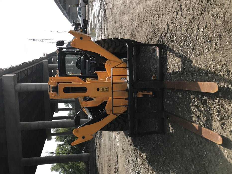 2019 JCB 512-56 Canopy, 109 HP, Solid Tires, STD Worklight, Beacon, Aux Hydraulics, Lifting Eye, Back up Alarm w/66" Carriage/60" Forks