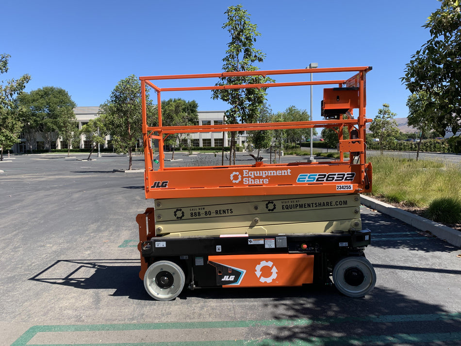 2022 JLG ES2632