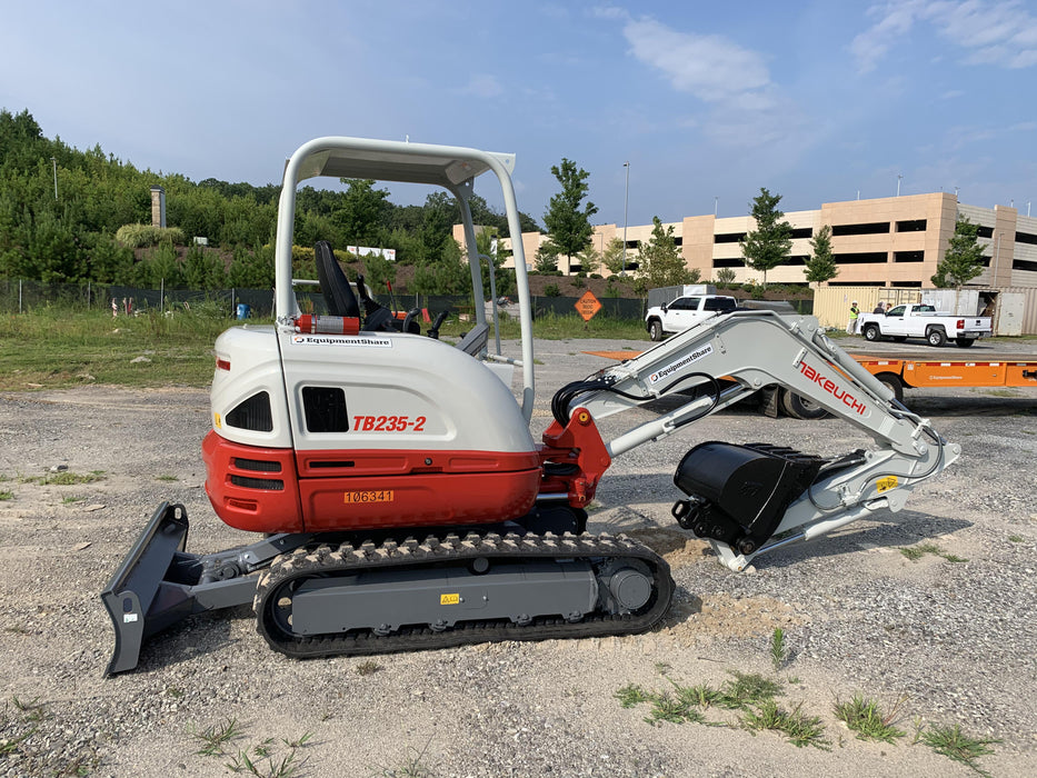 2020 Takeuchi TB235-2R Canopy, Rubber Tracks, Manual TAG QC