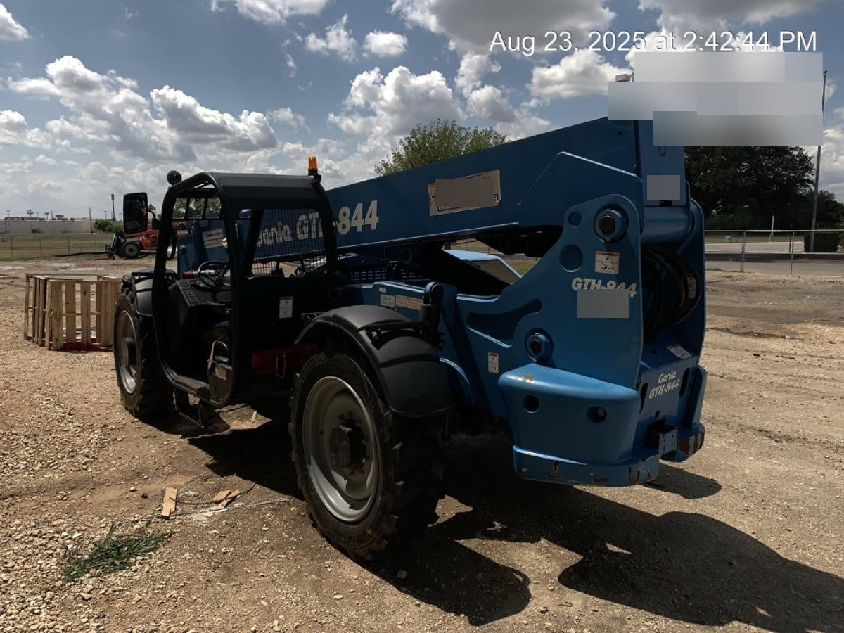 2019 Genie GTH-844 GTH-844 w/Open ROPS, FF Tires, beacon/work lights, 60" carriage/forks