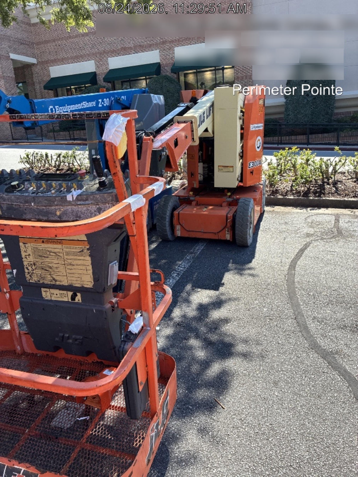 2019 JLG E300AJP