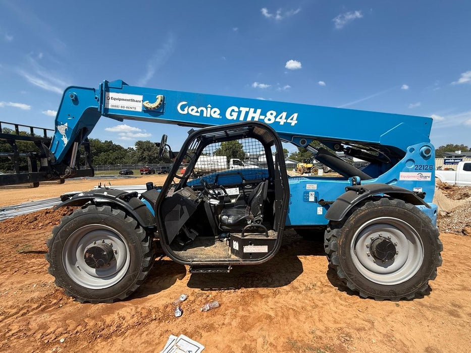 2016 GENIE GTH-844