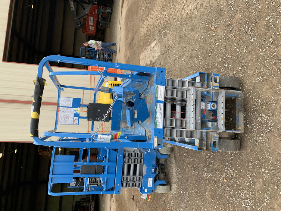 2019 Genie GS-1930 Fixed rails with chain Entry