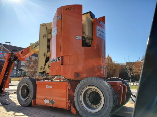 2019 JLG E300AJP
