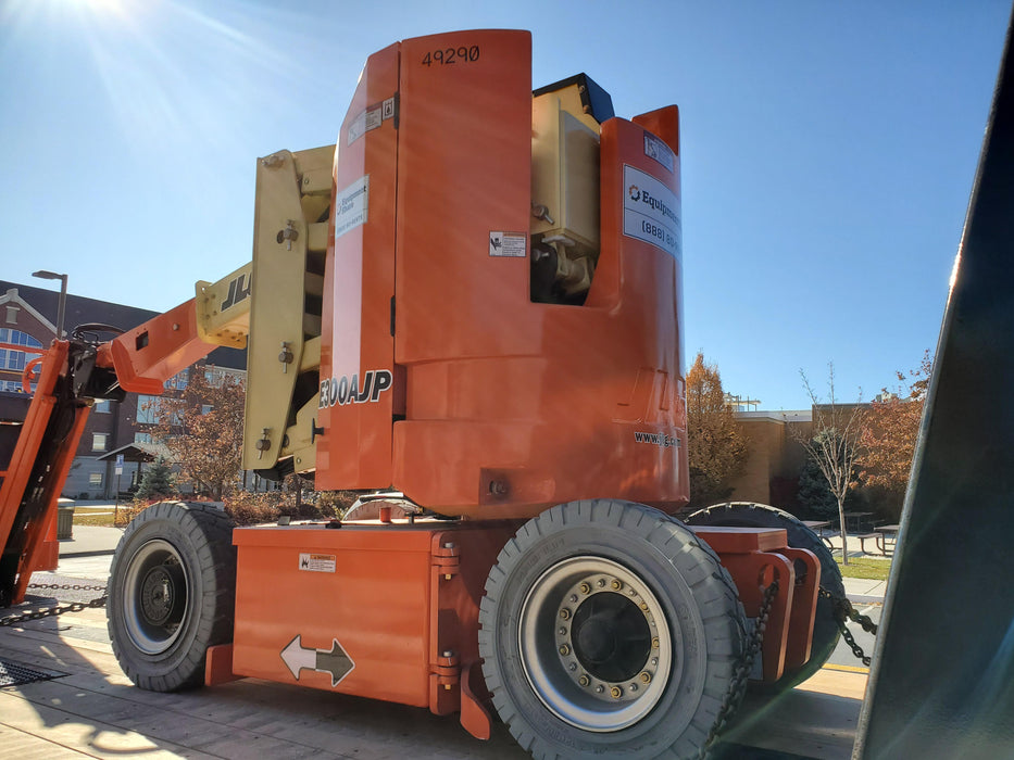2019 JLG E300AJP