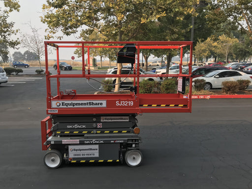 2020 Skyjack SJIII-3219 Solid NM Tires, Half height spring hinged entry gate, Dual Beacons, 800W Inverter
