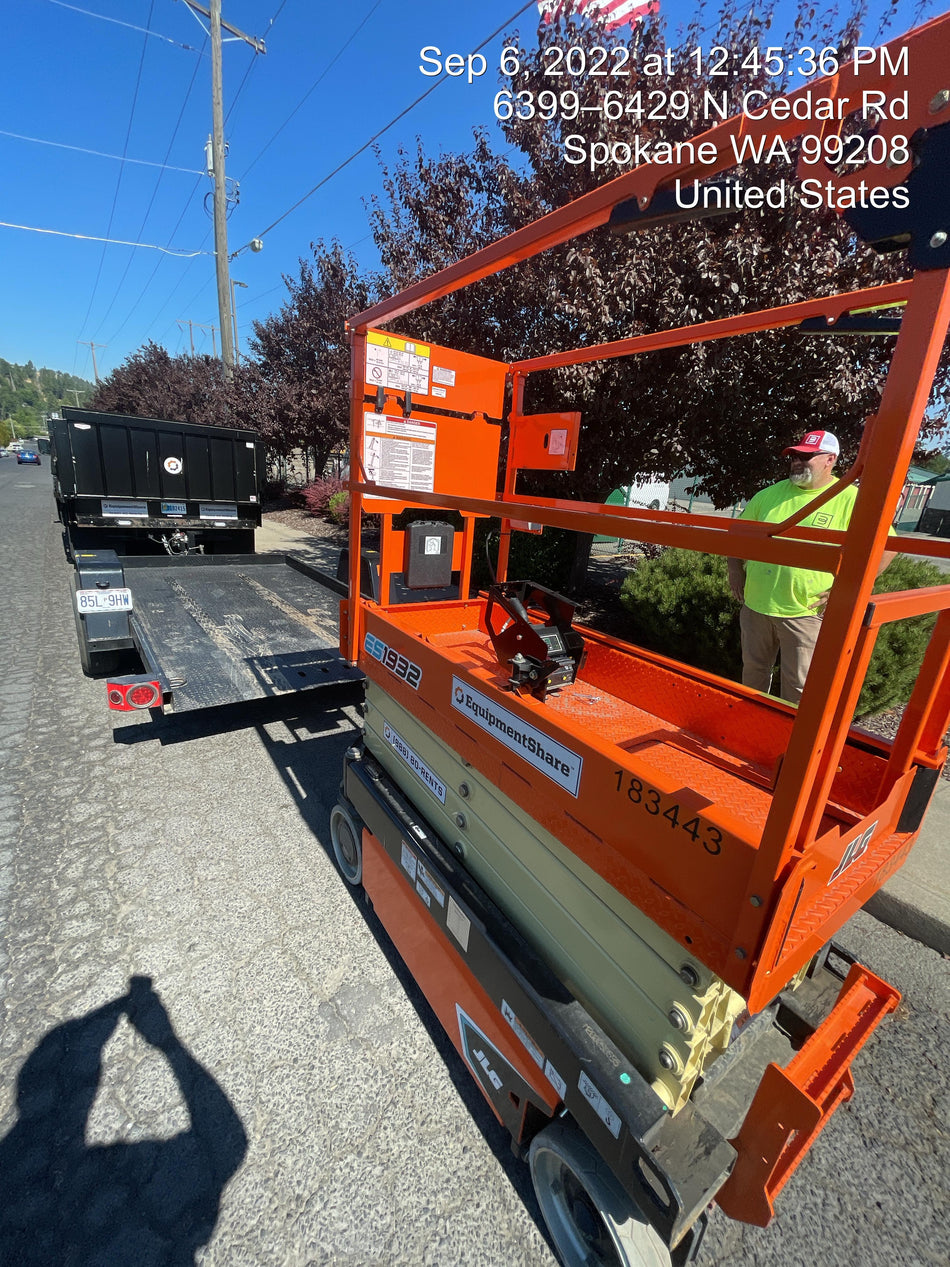 2021 JLG ES1932