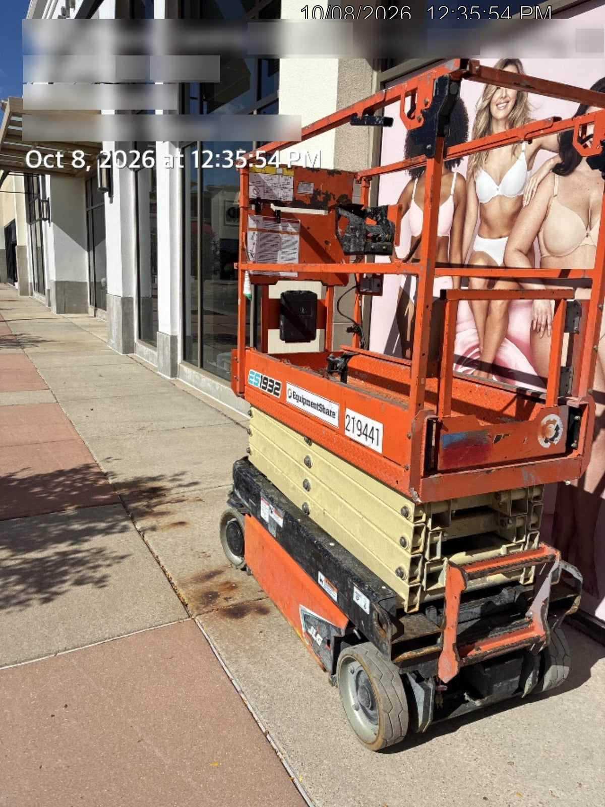 2022 JLG ES1932