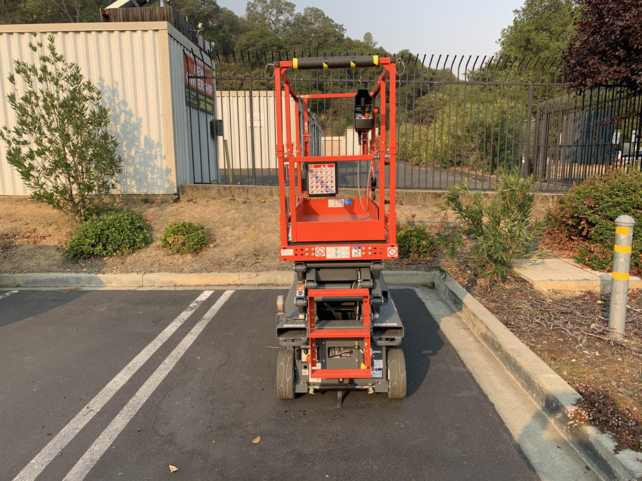 2020 Skyjack SJIII-3219 Solid NM Tires, Half height spring hinged entry gate, Dual Beacons, 800W Inverter