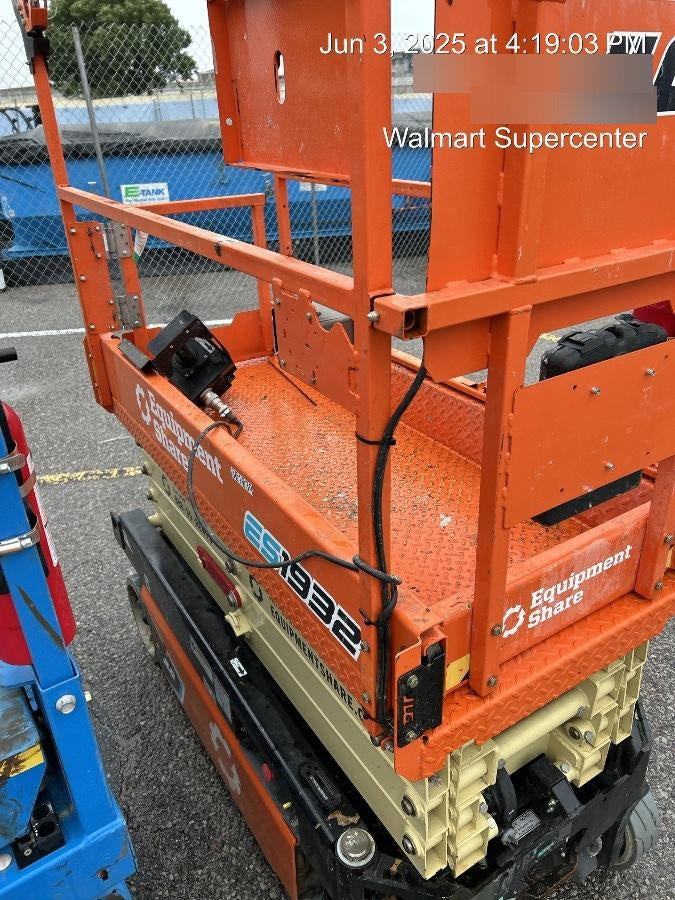 2023 JLG ES1932