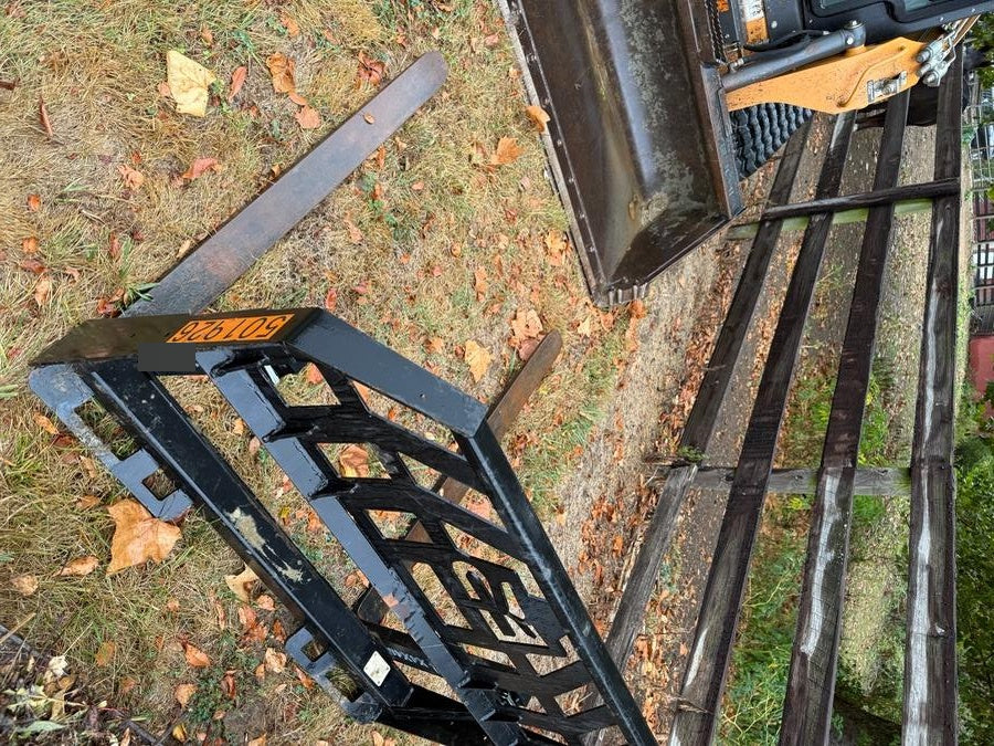 2025 EXPRESS STEEL 48" Pallet Fork