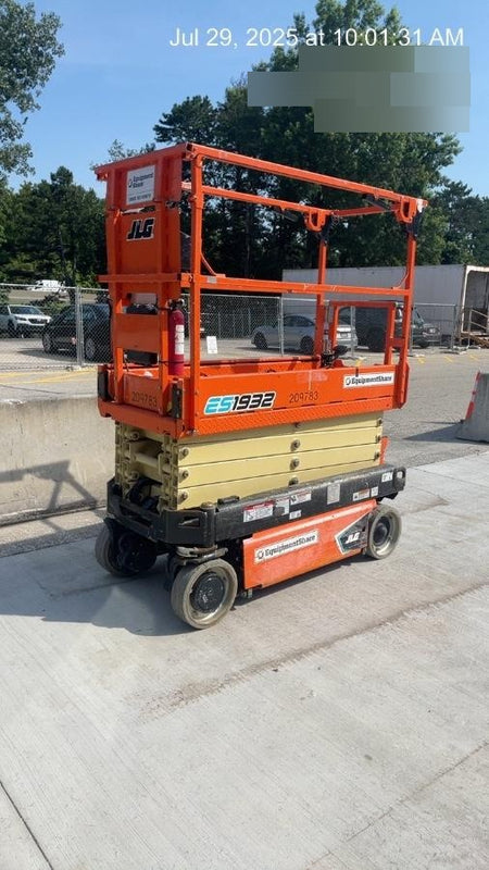 2022 JLG ES1932
