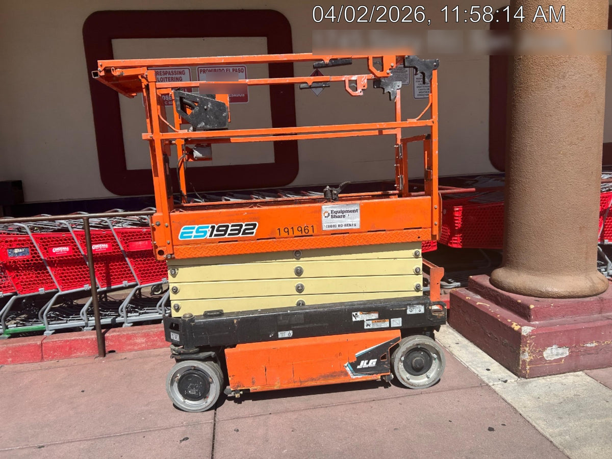 2021 JLG ES1932