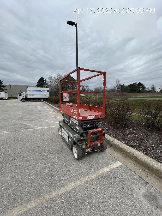 2019 Skyjack SJIII-3219 Solid NM Tires, Half height spring hinged entry gate, Dual Beacons, 800W Inverter