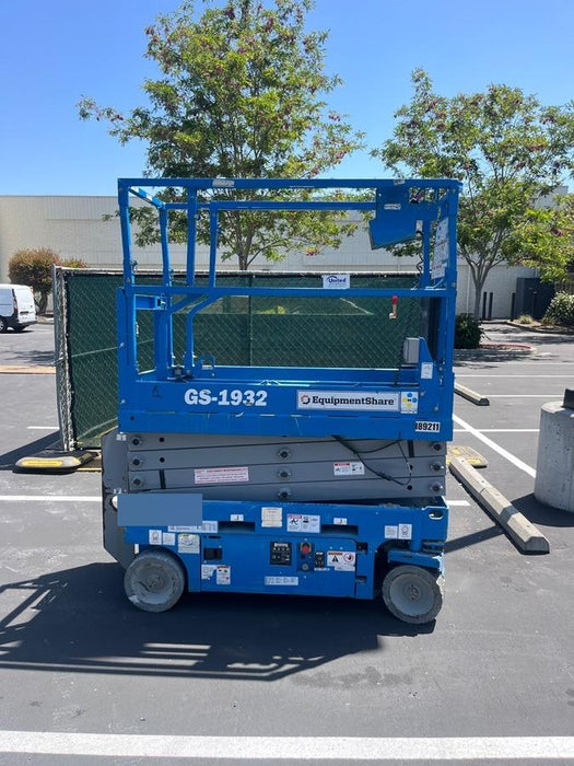 2021 GENIE GS-1932