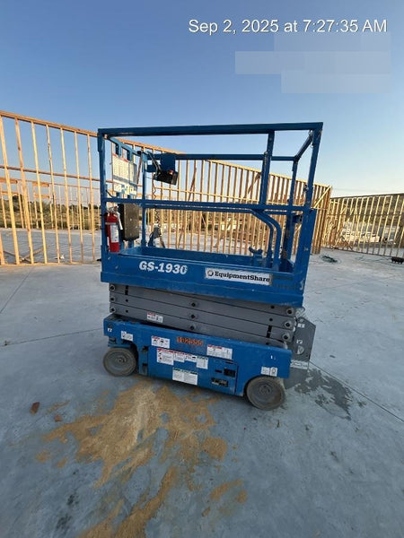 2020 Genie GS-1930 Solid Non Marking Tires, Beacon, Folding rails with half height swing gate, 800W Inverter