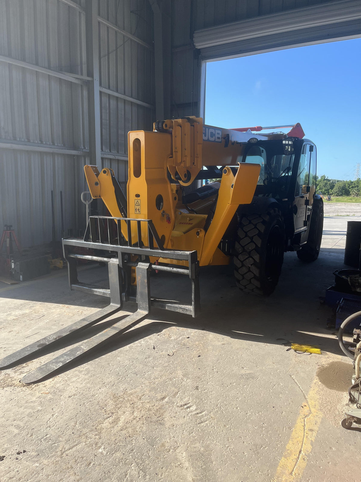 2025 JCB 512-56