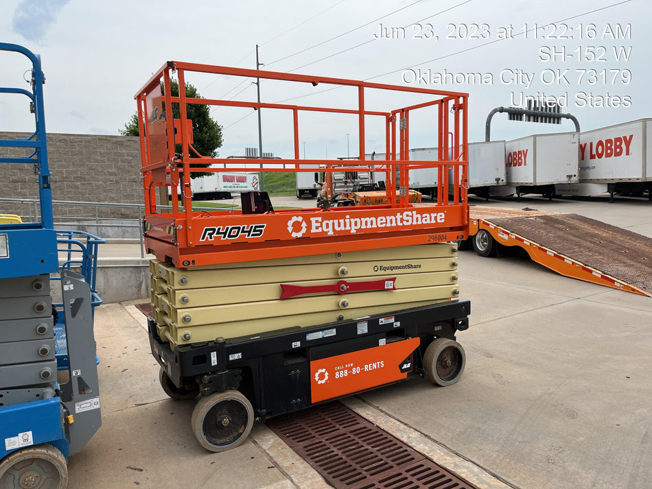2023 JLG R4045