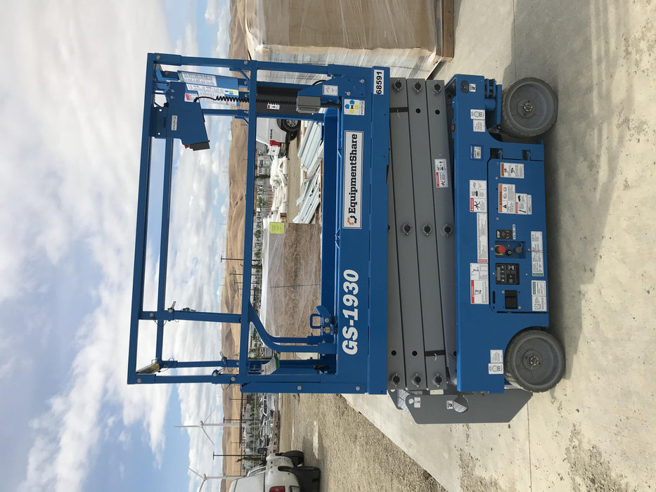 2020 Genie GS-1930 Solid Non Marking Tires, Beacon, Folding rails with half height swing gate, 800W Inverter