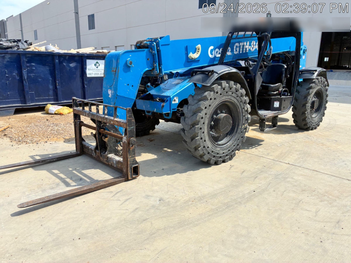 2017 Genie GTH-844 Solid Tires